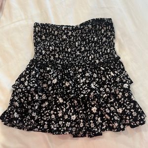 Denny’s black skirt